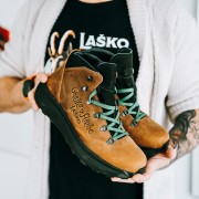 Iz Žirov na vrhove nove sezone: novi Alpinin gojzar Laško Gremo v hribe 